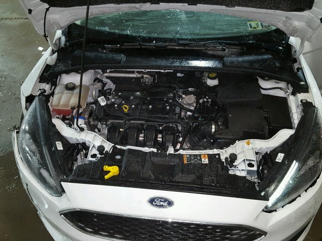 1FADP3M25HL266527 - 2017 FORD FOCUS SEL WHITE photo 7