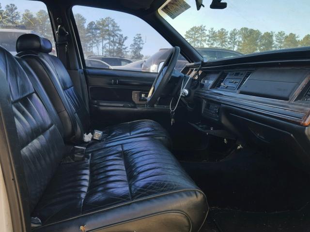 1LNLM81W4NY759273 - 1992 LINCOLN TOWN CAR E WHITE photo 5