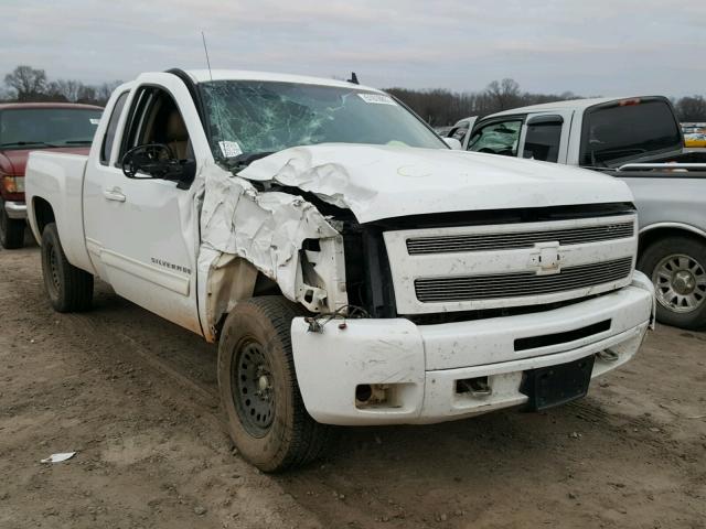 1GCSKTE38AZ154086 - 2010 CHEVROLET SILVERADO WHITE photo 1