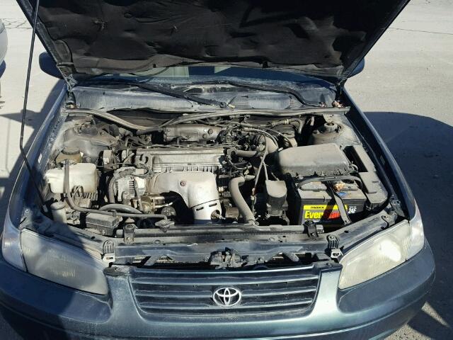 JT2BG22K8W0241787 - 1998 TOYOTA CAMRY CE BLUE photo 7