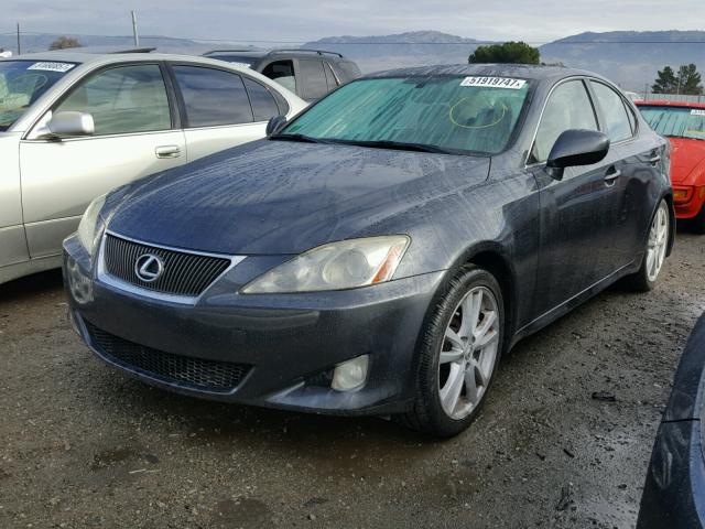 JTHBE262062000445 - 2006 LEXUS IS 350 BLACK photo 2