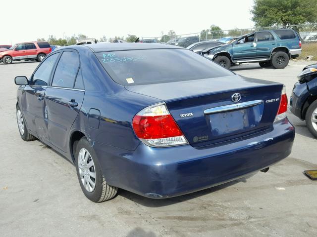 4T1BE32KX5U068571 - 2005 TOYOTA CAMRY LE BLUE photo 3