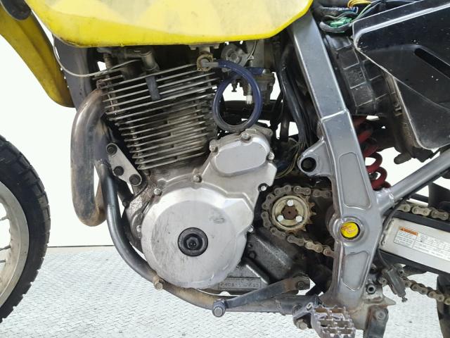 JS1SP46A032100033 - 2003 SUZUKI DR650 SE YELLOW photo 11