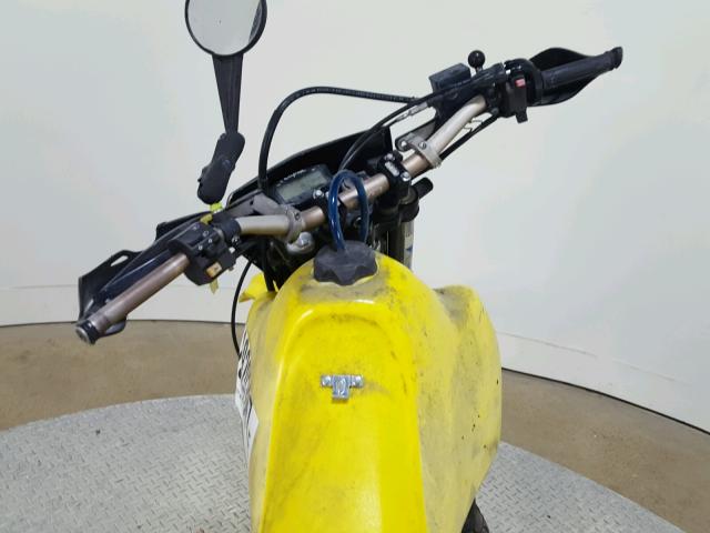 JS1SP46A032100033 - 2003 SUZUKI DR650 SE YELLOW photo 17