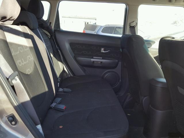 KNDJT2A6XC7417227 - 2012 KIA SOUL + GRAY photo 6