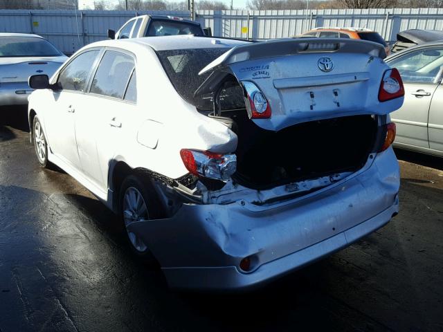 1NXBU40E99Z148570 - 2009 TOYOTA COROLLA BA SILVER photo 3