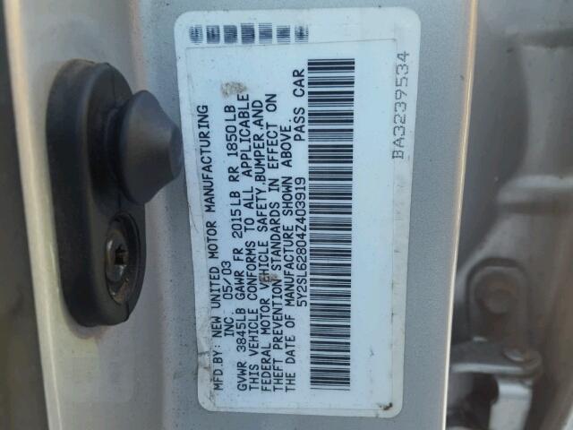 5Y2SL62804Z403919 - 2004 PONTIAC VIBE SILVER photo 10