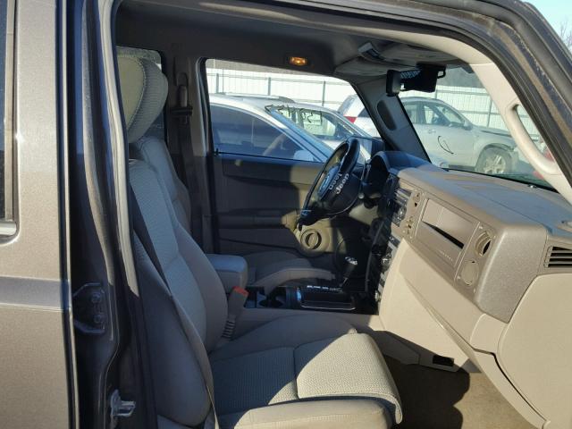 1J8HH48NX6C151964 - 2006 JEEP COMMANDER GREEN photo 5