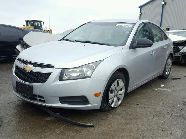 1G1PA5SH8D7131100 - 2013 CHEVROLET CRUZE LS SILVER photo 2