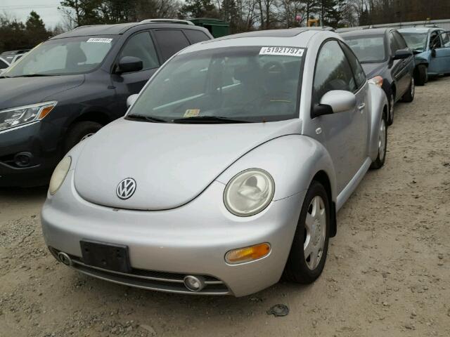 3VWCC21C41M416704 - 2001 VOLKSWAGEN NEW BEETLE 银色 照片 2