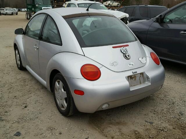 3VWCC21C41M416704 - 2001 VOLKSWAGEN NEW BEETLE 银色 照片 3