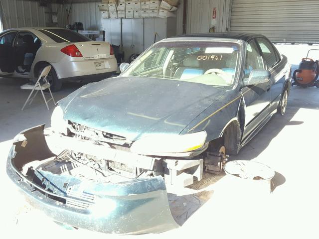 1HGCG16542A001961 - 2002 HONDA ACCORD EX GREEN photo 2