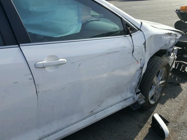 4T1BF1FK2CU119795 - 2012 TOYOTA CAMRY BASE WHITE photo 9