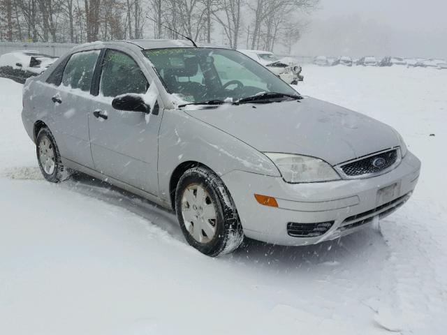 1FAHP34N37W334722 - 2007 FORD FOCUS ZX4 SILVER photo 1