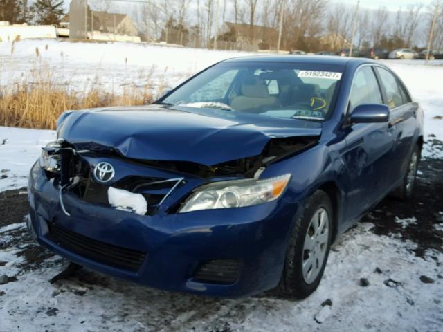4T1BF3EK3BU768114 - 2011 TOYOTA CAMRY BASE BLUE photo 2