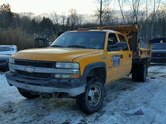 1GBJC33U12F232509 - 2002 CHEVROLET SILVERADO YELLOW photo 2