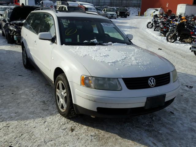 WVWVD23B5YE268673 - 2000 VOLKSWAGEN PASSAT GLX WHITE photo 1