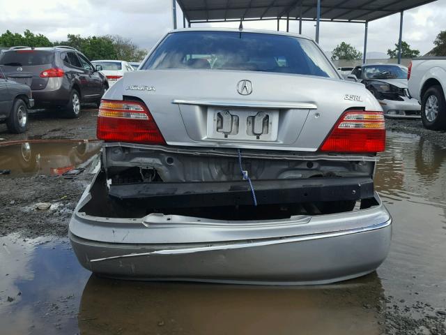 JH4KA96602C003874 - 2002 ACURA 3.5RL SILVER photo 9