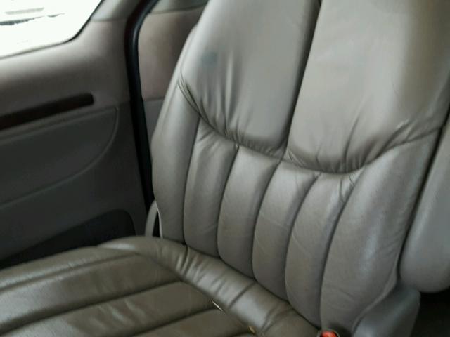 1C4GP64L6YB540924 - 2000 CHRYSLER TOWN & COU RED photo 6