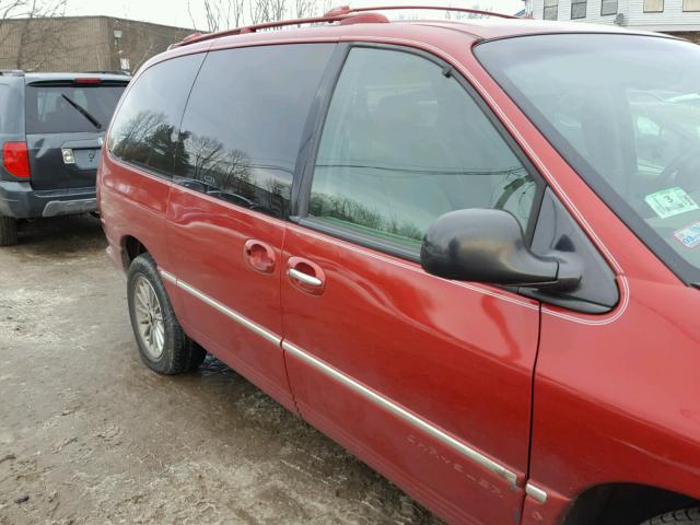 1C4GP64L6YB540924 - 2000 CHRYSLER TOWN & COU RED photo 9