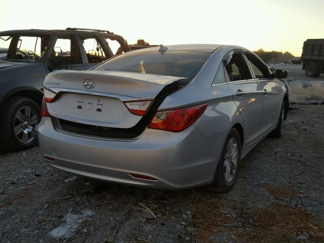 5NPEB4AC3DH810571 - 2013 HYUNDAI SONATA GLS SILVER photo 4