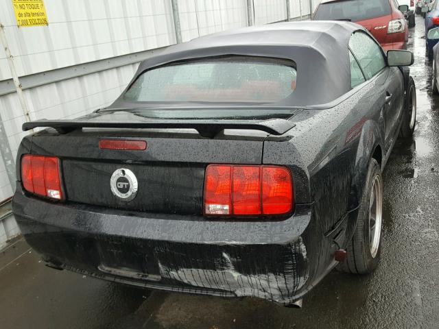 1ZVHT85H155220200 - 2005 FORD MUSTANG GT BLACK photo 4