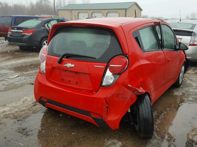 KL8CD6S9XEC498786 - 2014 CHEVROLET SPARK 1LT RED photo 4