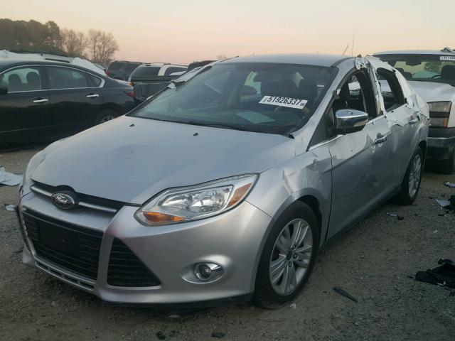 1FAHP3H29CL338611 - 2012 FORD FOCUS SEL SILVER photo 2