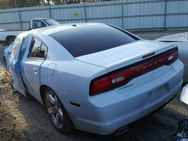 2B3CL3CG6BH575976 - 2011 DODGE CHARGER WHITE photo 3