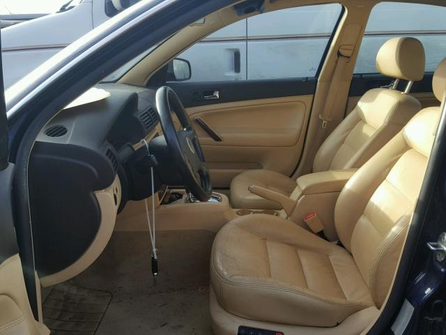 WVWTH63B92P132206 - 2002 VOLKSWAGEN PASSAT GLX BLUE photo 5