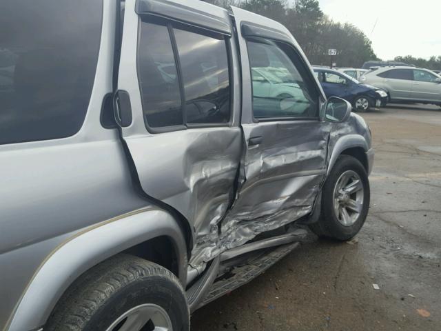 JN8DR09Y82W729786 - 2002 NISSAN PATHFINDER SILVER photo 9