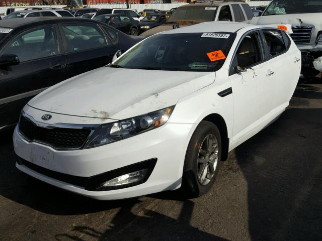 5XXGM4A75DG258718 - 2013 KIA OPTIMA LX WHITE photo 2