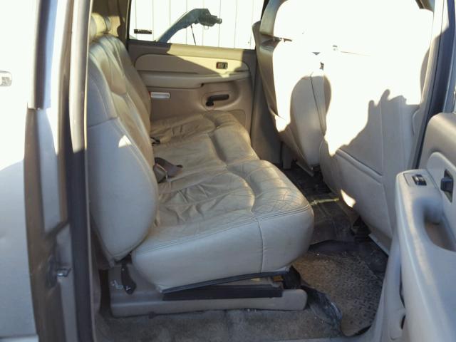 1GNFK16T81J216385 - 2001 CHEVROLET SUBURBAN K SILVER photo 6