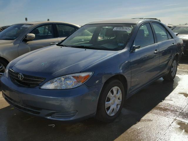 4T1BE32K83U646387 - 2003 TOYOTA CAMRY LE BLUE photo 2