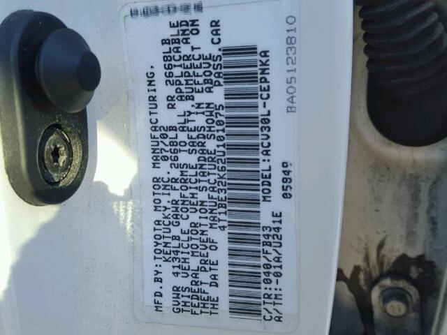 4T1BE32K62U101075 - 2002 TOYOTA CAMRY LE WHITE photo 10