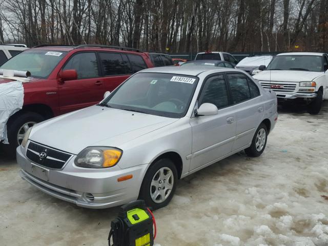 KMHCG45C65U633813 - 2005 HYUNDAI ACCENT GL SILVER photo 2