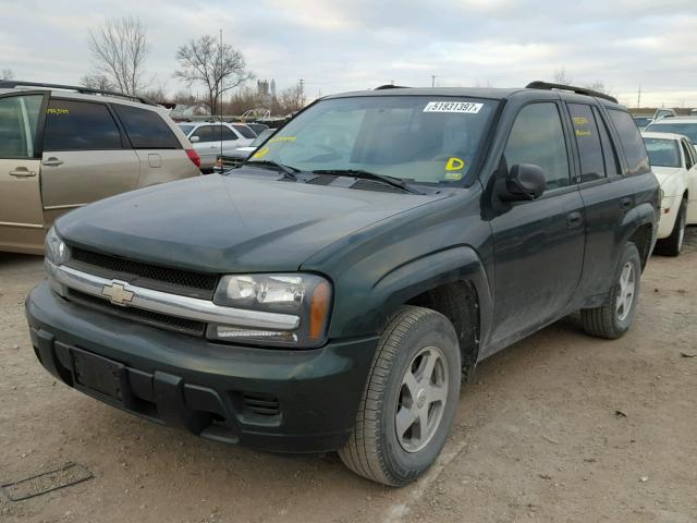 1GNDS13S042415495 - 2004 CHEVROLET TRAILBLAZE GREEN photo 2