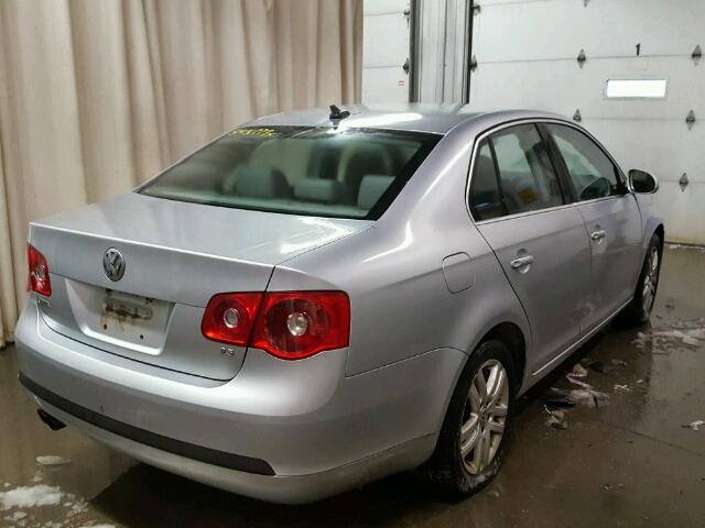 3VWRF71K87M039230 - 2007 VOLKSWAGEN JETTA 2.5 SILVER photo 4