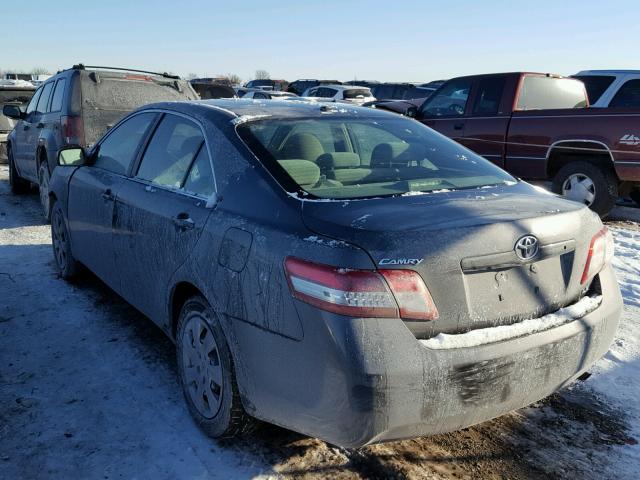 4T4BF3EK0BR196313 - 2011 TOYOTA CAMRY BASE GRAY photo 3