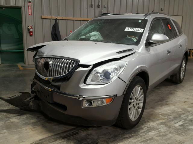 5GALRBED7AJ201515 - 2010 BUICK ENCLAVE CX SILVER photo 2