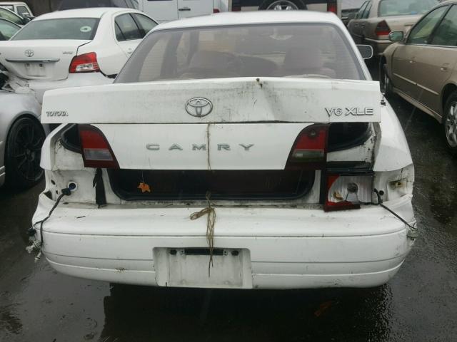 JT2GK13E1S0126904 - 1995 TOYOTA CAMRY XLE WHITE photo 9