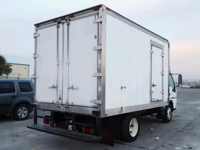 J8DE5B16977300755 - 2007 GMC 5500 W5504 WHITE photo 4