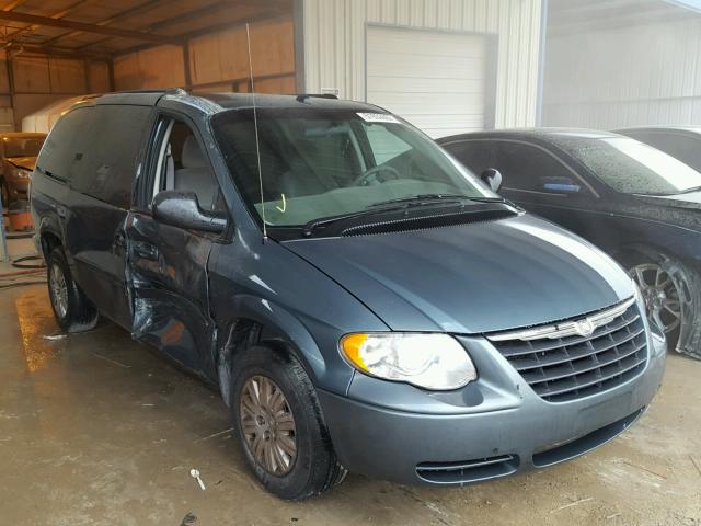 2C4GP44R65R510103 - 2005 CHRYSLER TOWN & COU GREEN photo 1