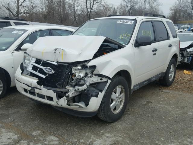 1FMCU0D72AKD30183 - 2010 FORD ESCAPE XLT WHITE photo 2