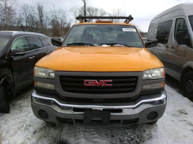 1GTJC33UX5F928348 - 2005 GMC NEW SIERRA YELLOW photo 9