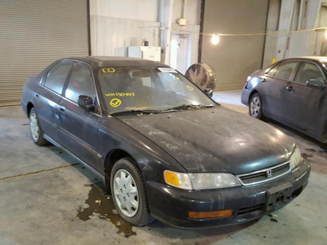 1HGCD5538TA130447 - 1996 HONDA ACCORD LX BLACK photo 1