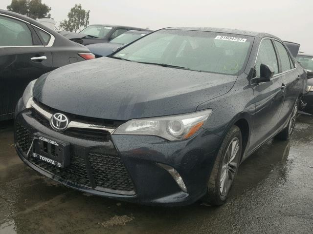 4T1BF1FK3HU384118 - 2017 TOYOTA CAMRY LE GRAY photo 2