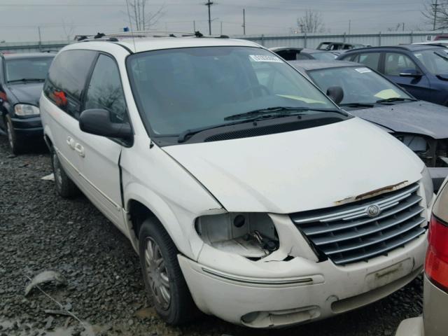 2C8GP64L45R402505 - 2005 CHRYSLER TOWN & COU WHITE photo 1