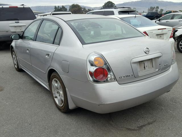 1N4AL11D13C318575 - 2003 NISSAN ALTIMA BAS SILVER photo 3