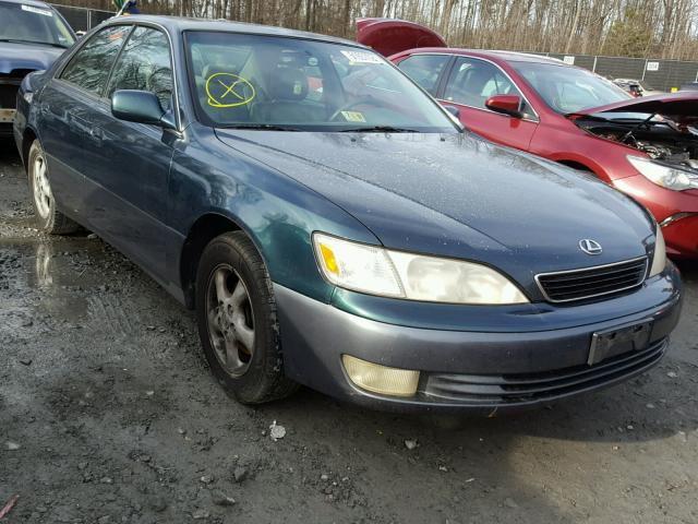 JT8BF28G3W5031113 - 1998 LEXUS ES 300 GREEN photo 1